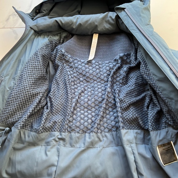 lululemon | Sleet Street Jacket - Picture 8 of 10